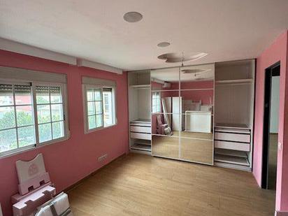 Bedroom of Flat for sale in  Sevilla Capital