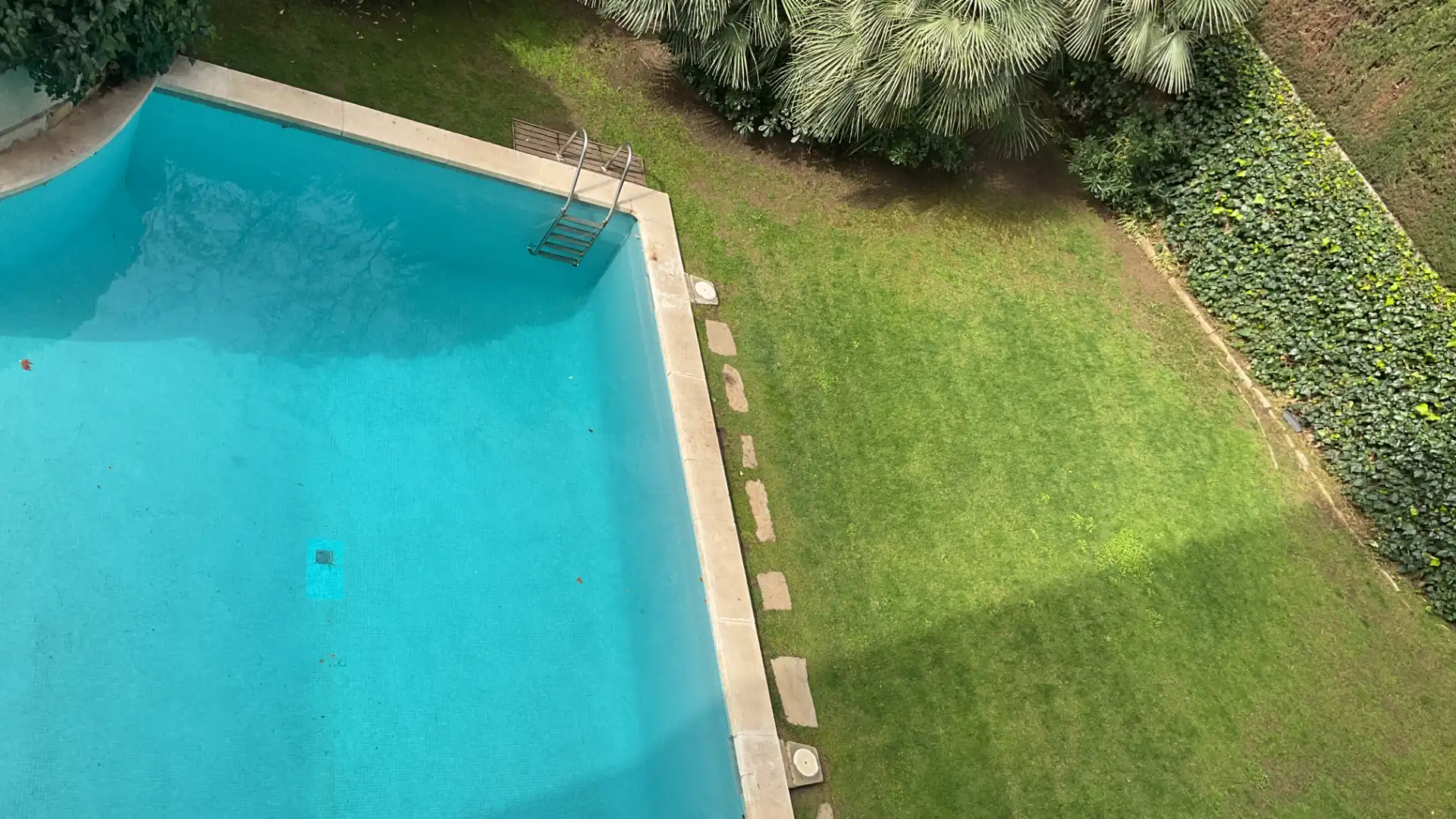 Piscina de Piso en venta en  Barcelona Capital con Aire acondicionado, Calefacción y Jardín privado
