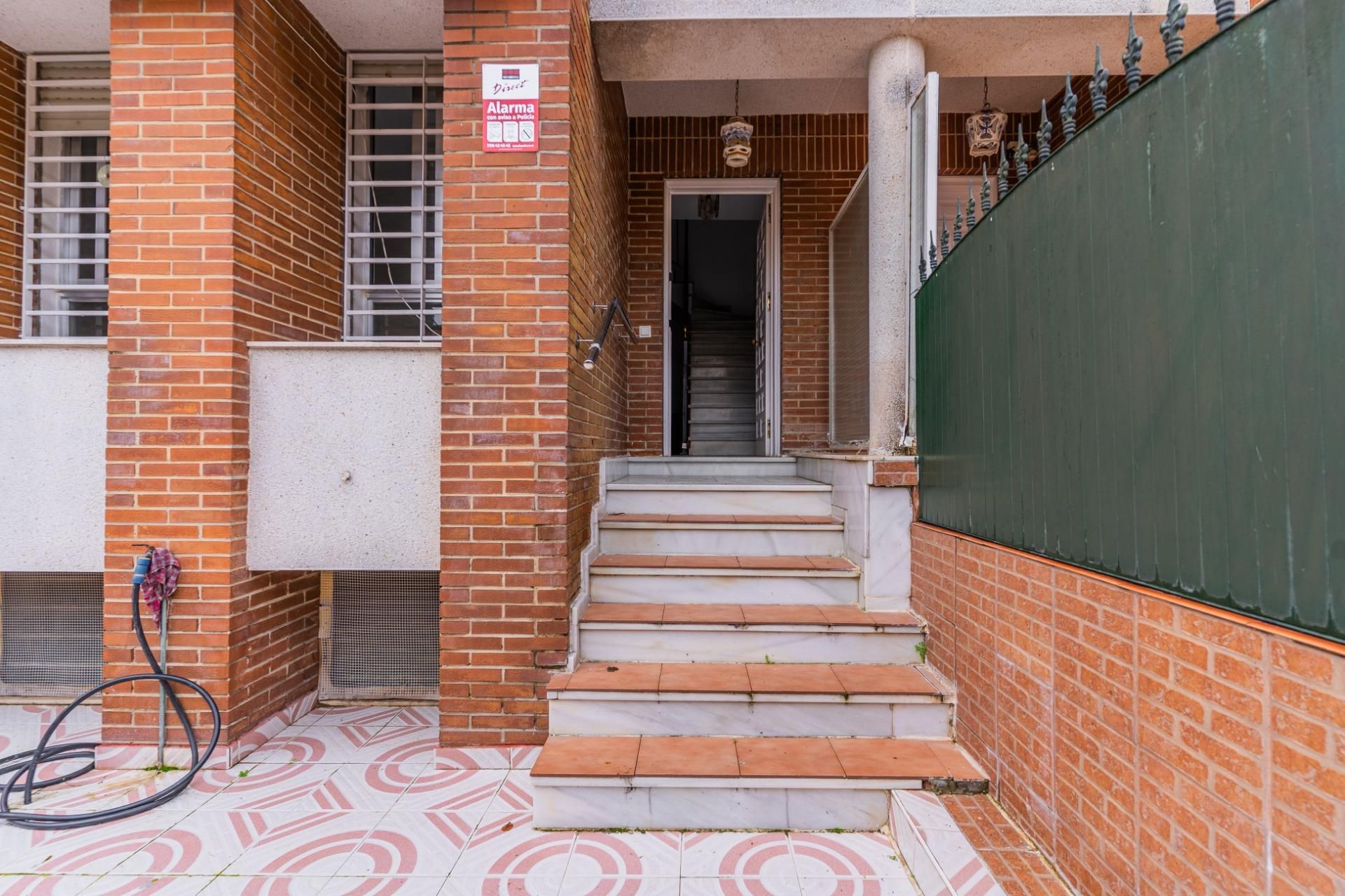 Vista exterior de Casa adosada en venda en Jerez de la Frontera