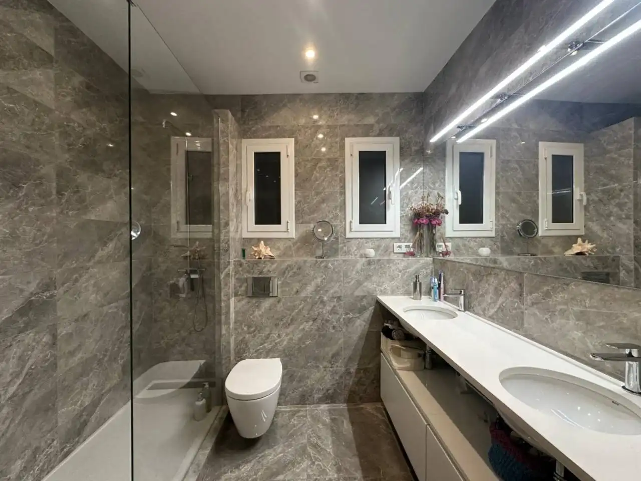 Baño de Piso de alquiler en Barcelona con Aire acondicionado, Calefacción y Amueblado