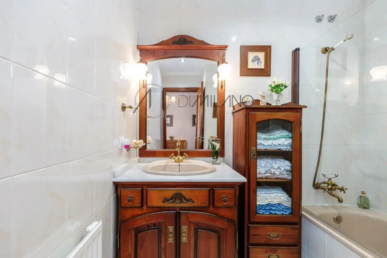 Baño de Casa adosada en venta en Vigo  con Calefacción, Jardín privado y Parquet