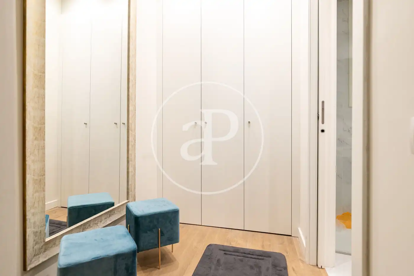 Wohnung zum Verkauf in Barcelona mit Klimaanlage, Heizung und Möbliert
