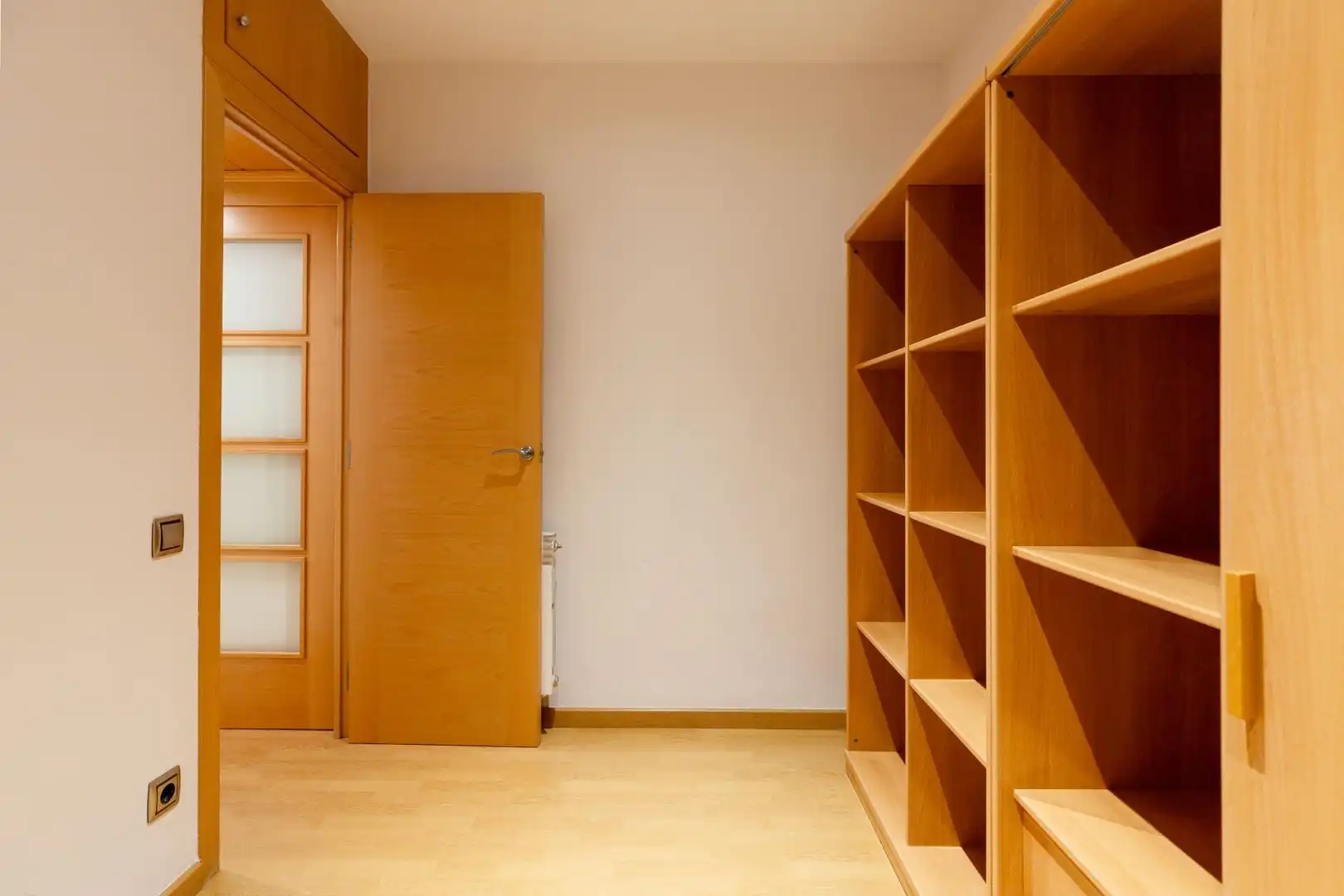 Flat for sale in Barcelona  with Air Conditioner, Heating and Parquet flooring