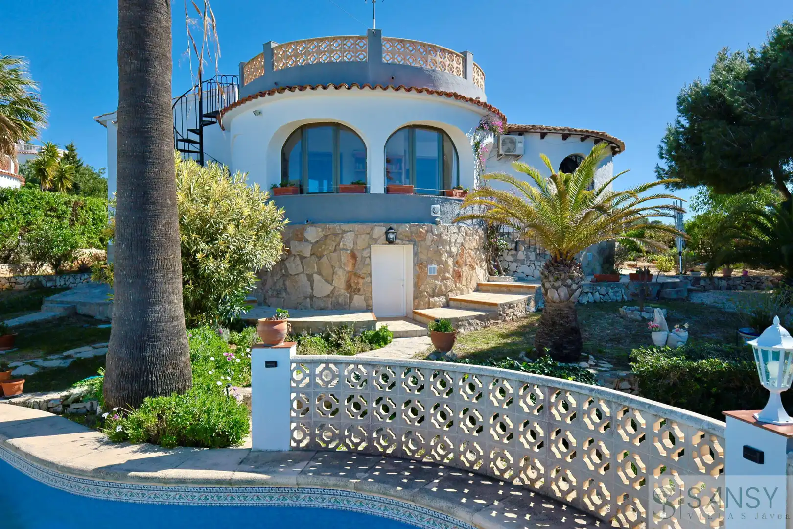Vista exterior de Casa o xalet en venda en Jávea / Xàbia amb Terrassa i Piscina