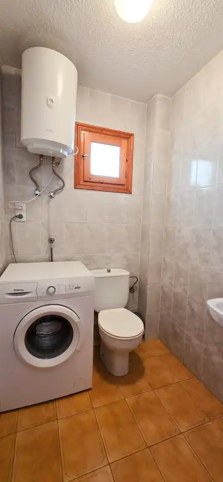 Badezimmer von Einfamilien-Reihenhaus zur Miete in Santa Pola mit Klimaanlage, Terrasse und Möbliert