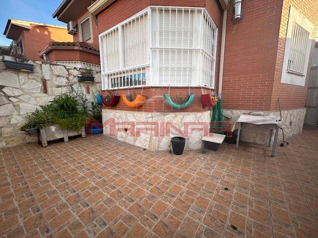 Casa adosada en Venta en Los Barreros