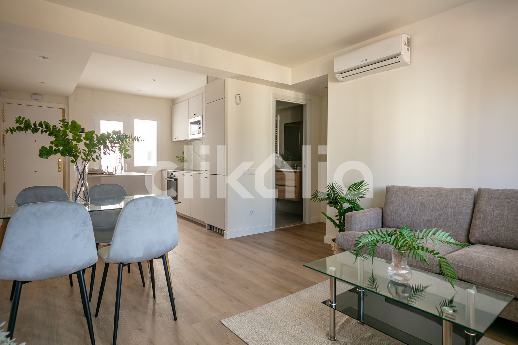 Living room of Flat for sale in  Madrid Capital  with Air Conditioner, Heating and Terrace