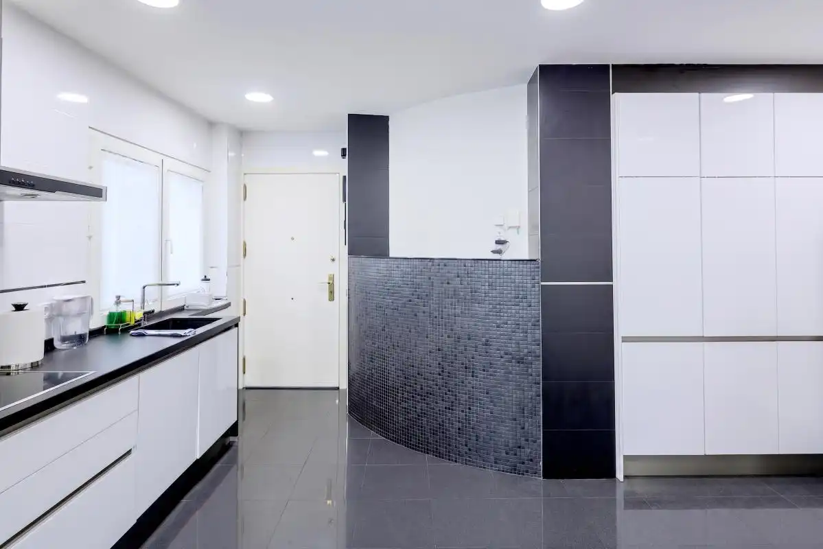 Küche von Wohnung zum Verkauf in Madrid mit Klimaanlage, Heizung und Privatgarten