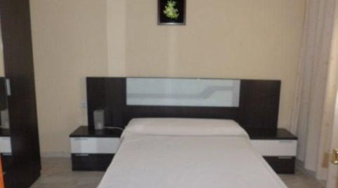 Estupendo piso en el distrito de pueblonuevo con una superficie de 122 m2, consta de 3 dormitorios , 1 sala de estar a la entrada , imatge 4