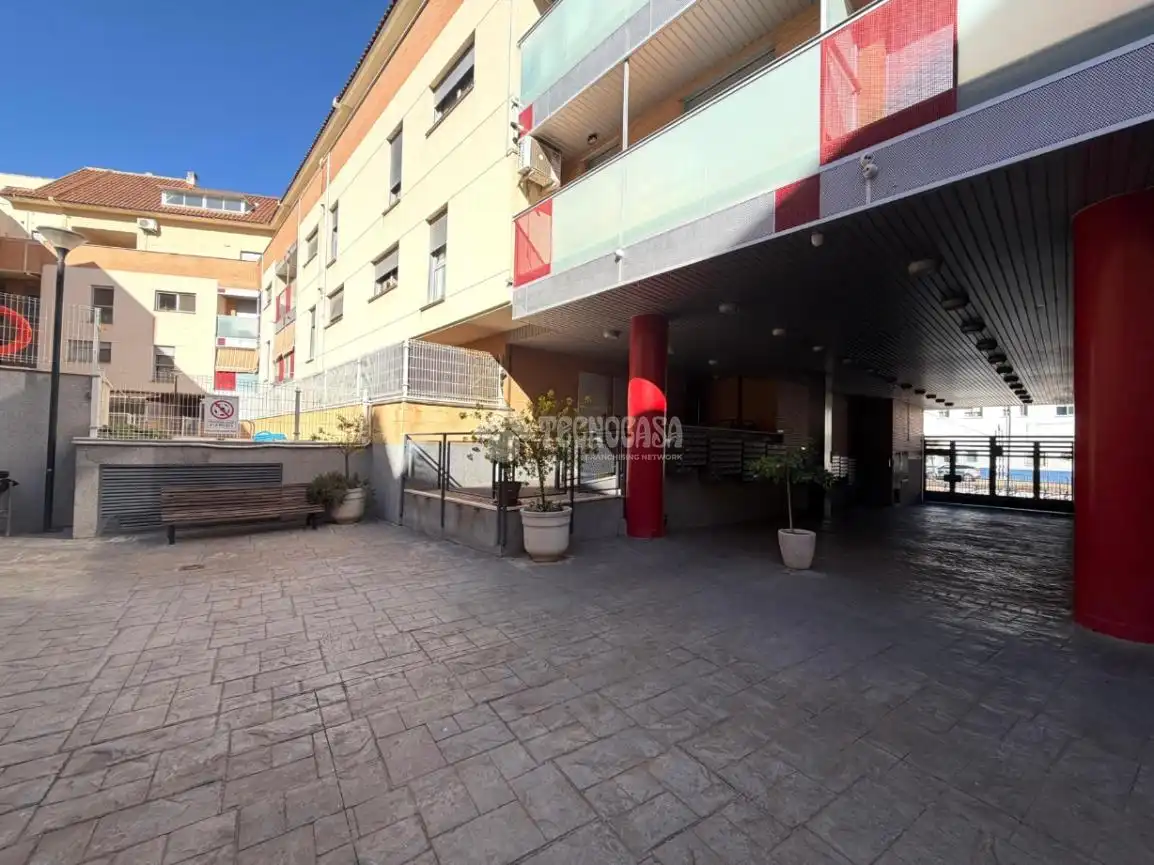 Parking de Piso en venta en Valdepeñas con Aire acondicionado, Calefacción y Trastero