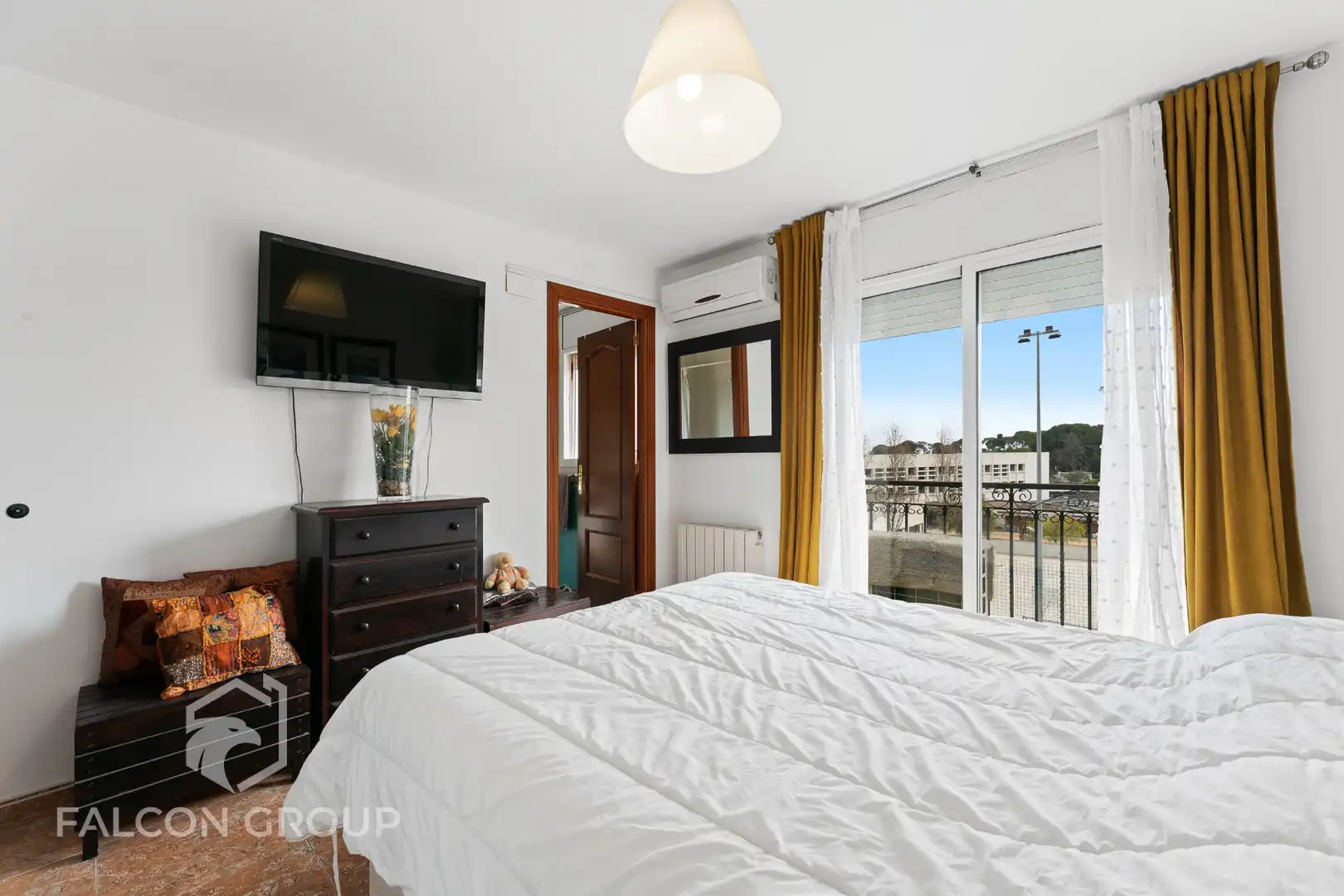 Dormitori de Casa o xalet en venda en Vilanova i la Geltrú amb Terrassa, Moblat i Balcó