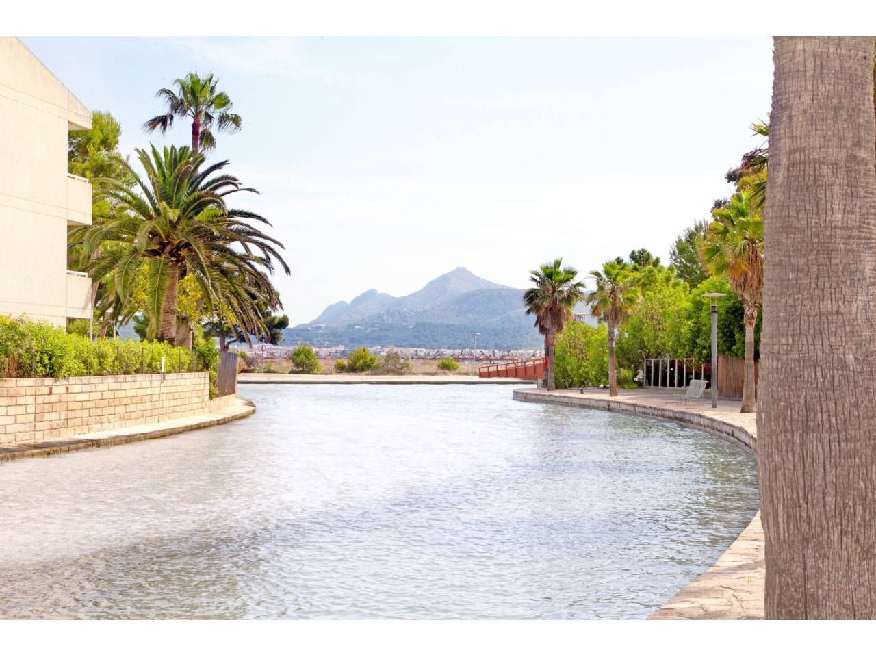Vista exterior de Edifici en venda en Alcúdia