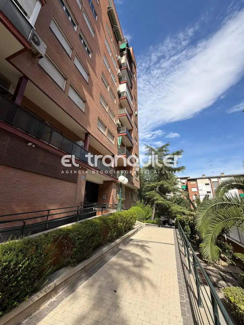 Außenansicht von Wohnung zur Miete in Madrid