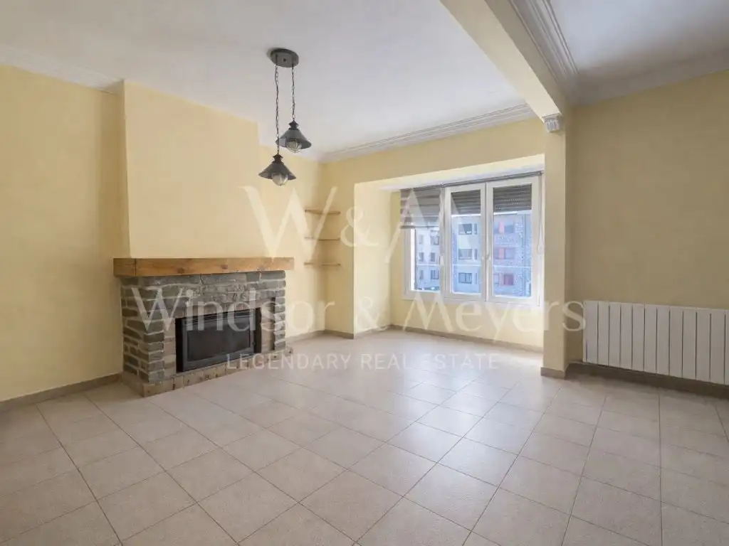 Sala de estar de Piso en venta en Andorra la Vella con Calefacción y Horno