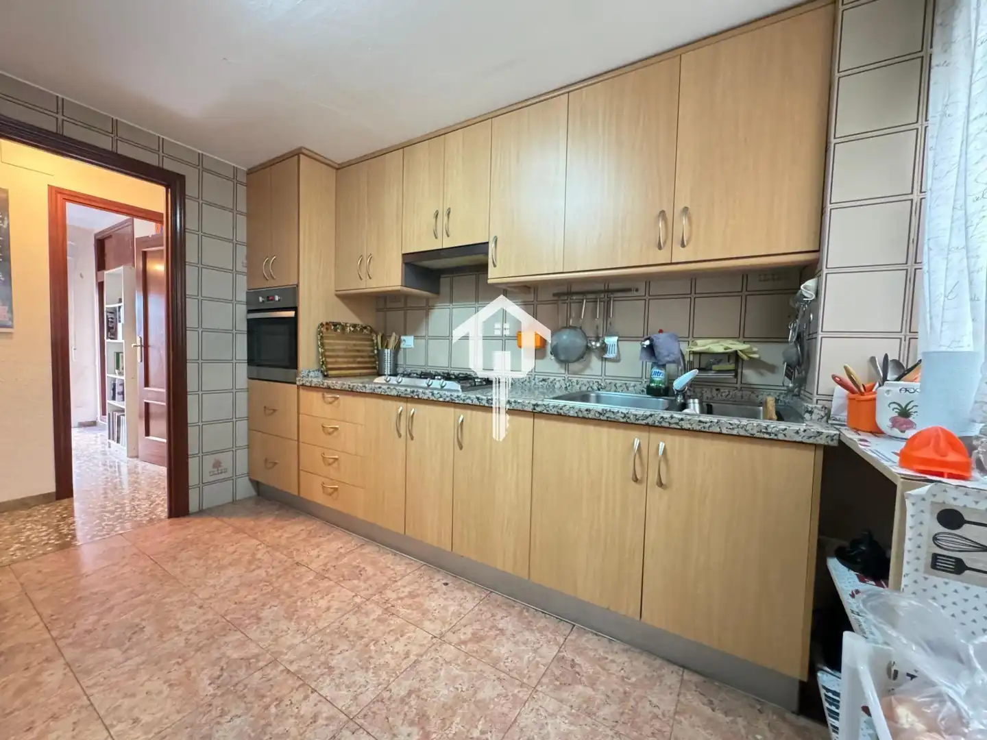Küche von Wohnung zum Verkauf in Alicante / Alacant mit Privatgarten und Balkon