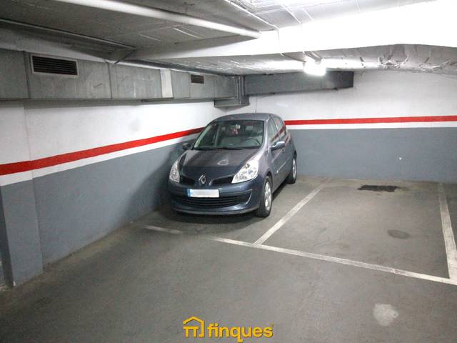 Garaje en Venta en Centre
