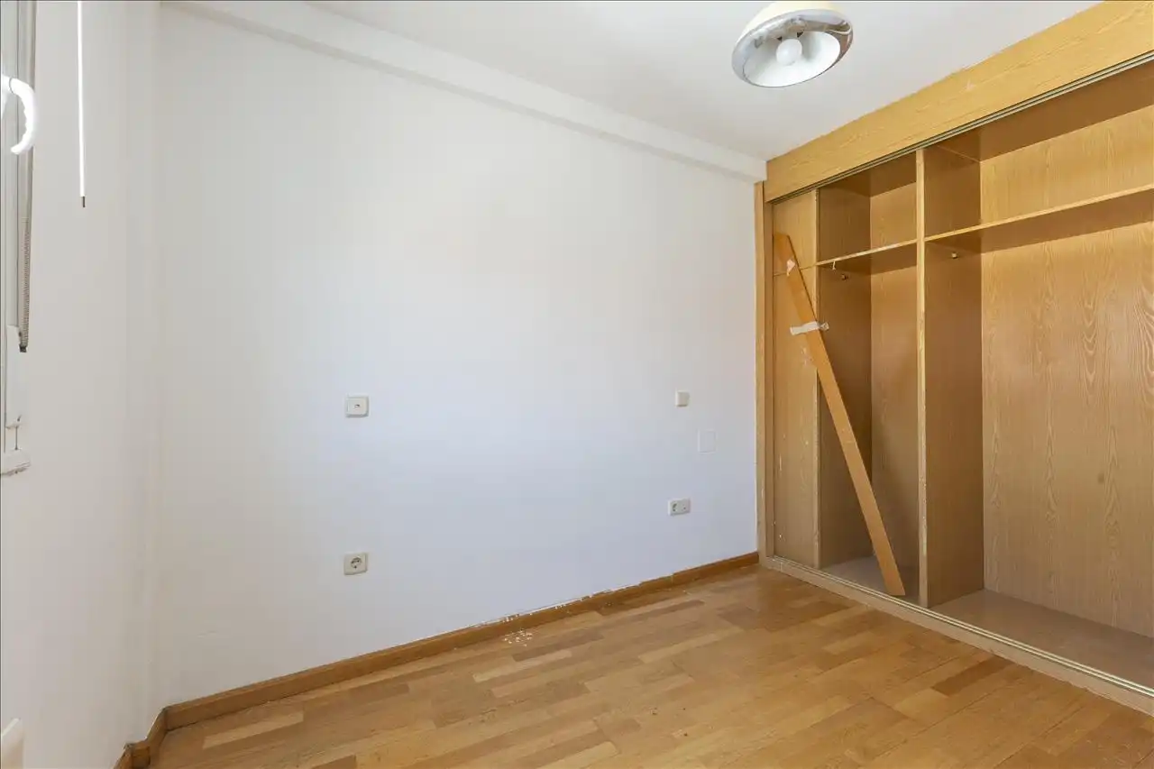 Bedroom of Flat for sale in Madrid