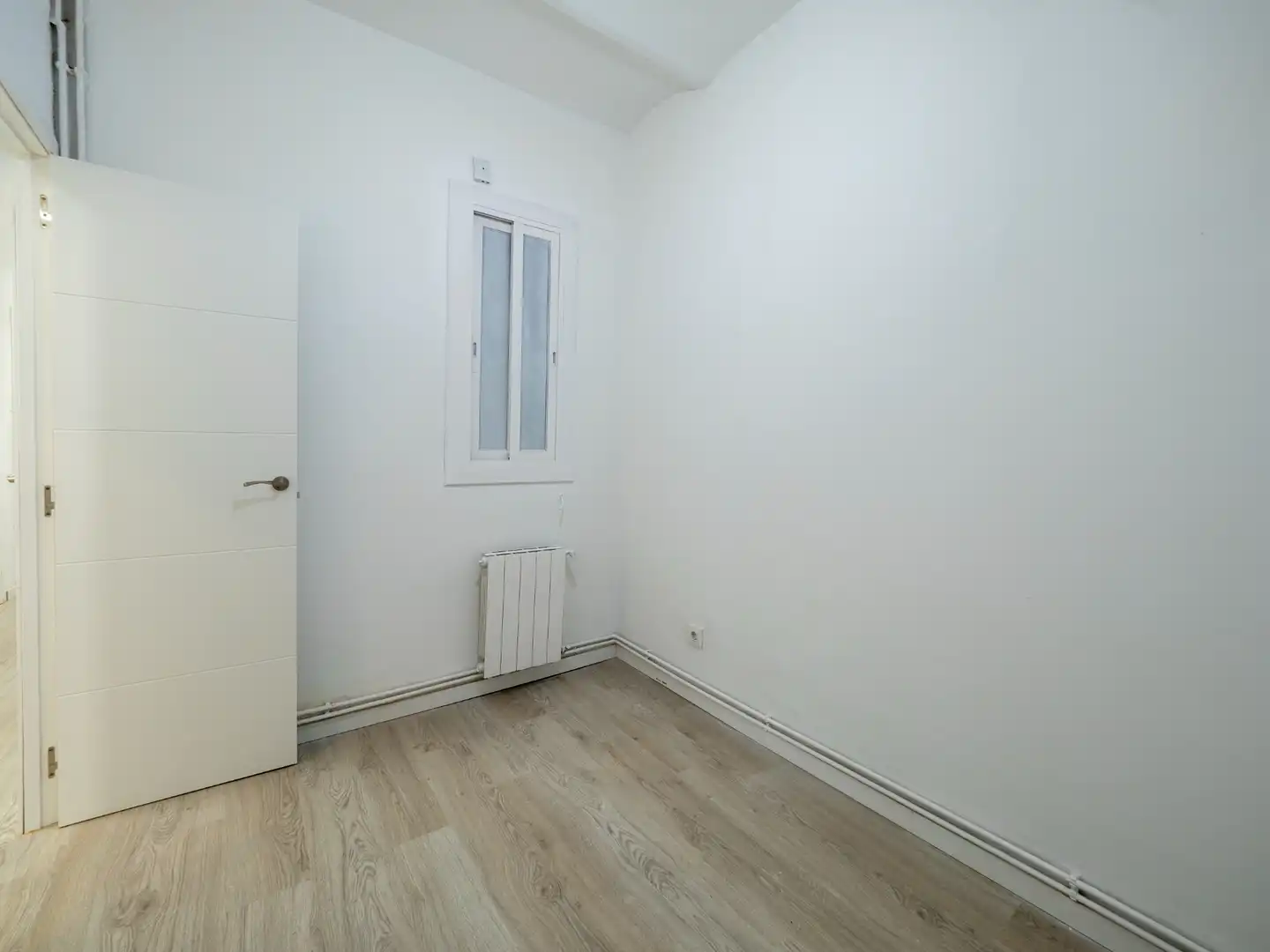 Dormitori de Pis en venda en Barcelona amb Calefacció, Parquet i Forn