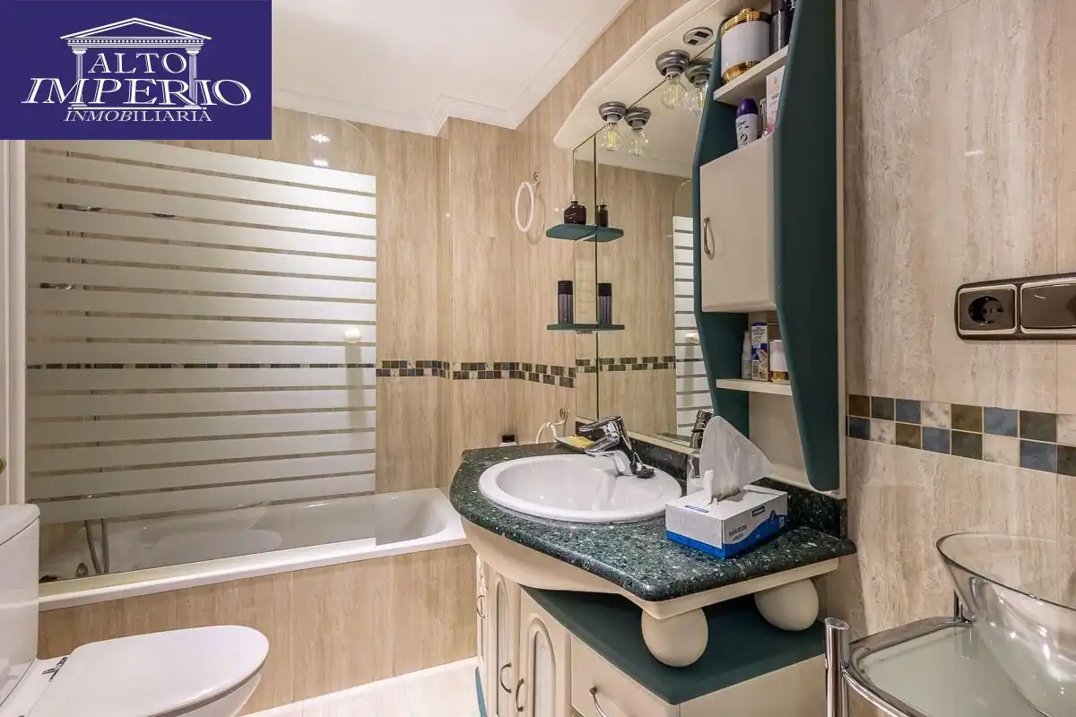 Piso con ascensor en venta en Calle ARQUITECTO JIMENEZ LACAL, imagen 22