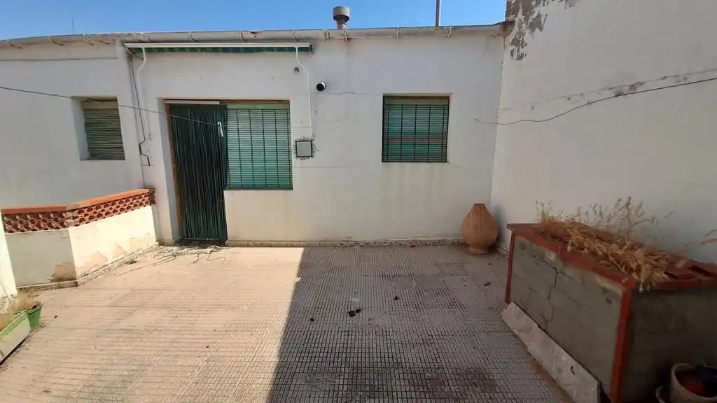 Vista exterior de Casa o chalet en venta en La Roda con Calefacción, Terraza y Trastero