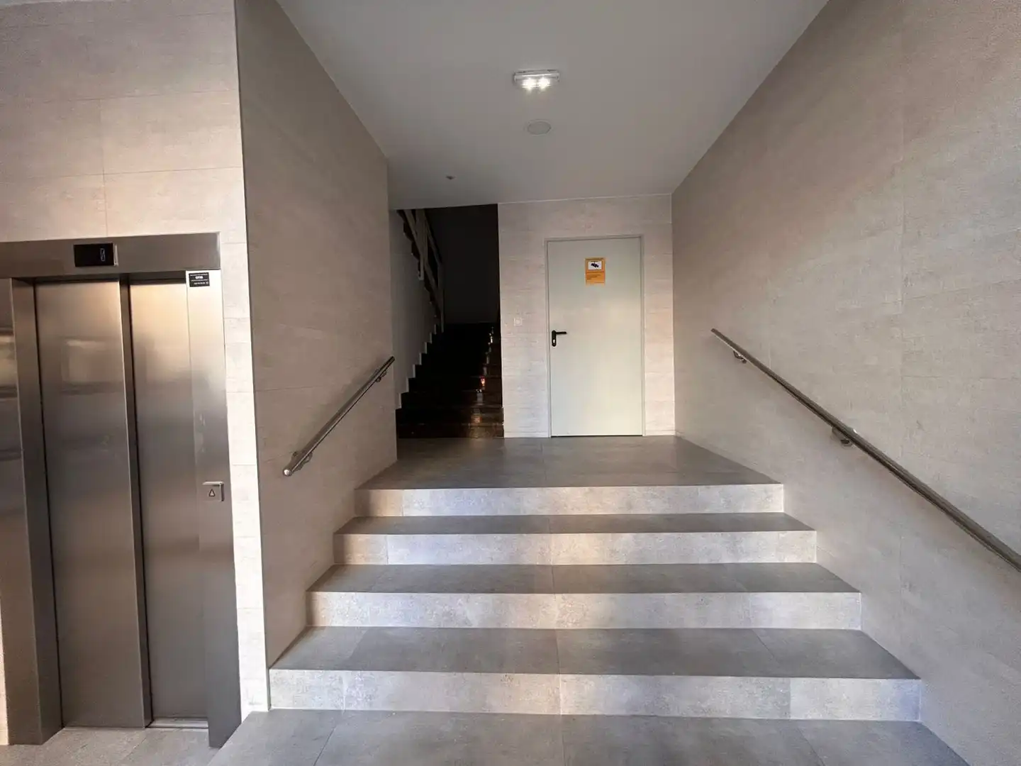 Wohnung zum Verkauf in Albacete mit Klimaanlage, Heizung und Parkett