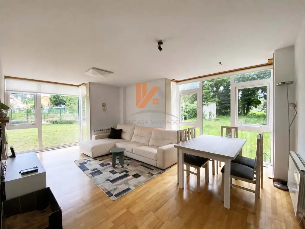 Sala de estar de Piso en venta en Teo con Jardín privado, Piscina y Horno