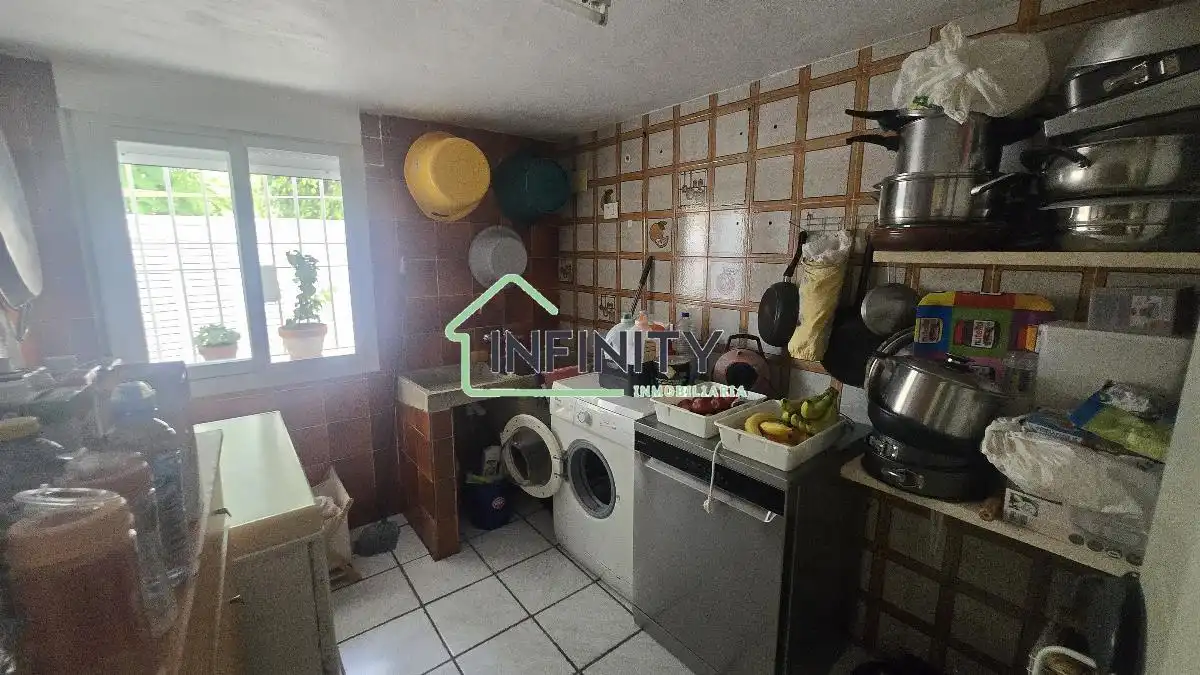 Cuina de Casa o xalet en venda en Oliva amb Aire condicionat, Terrassa i Traster