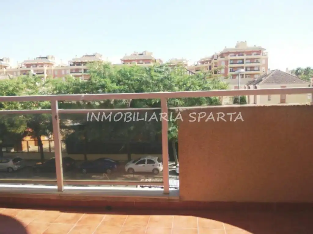 Wohnung zur Miete in Avenida Clara Campoamor, Barrio Alto