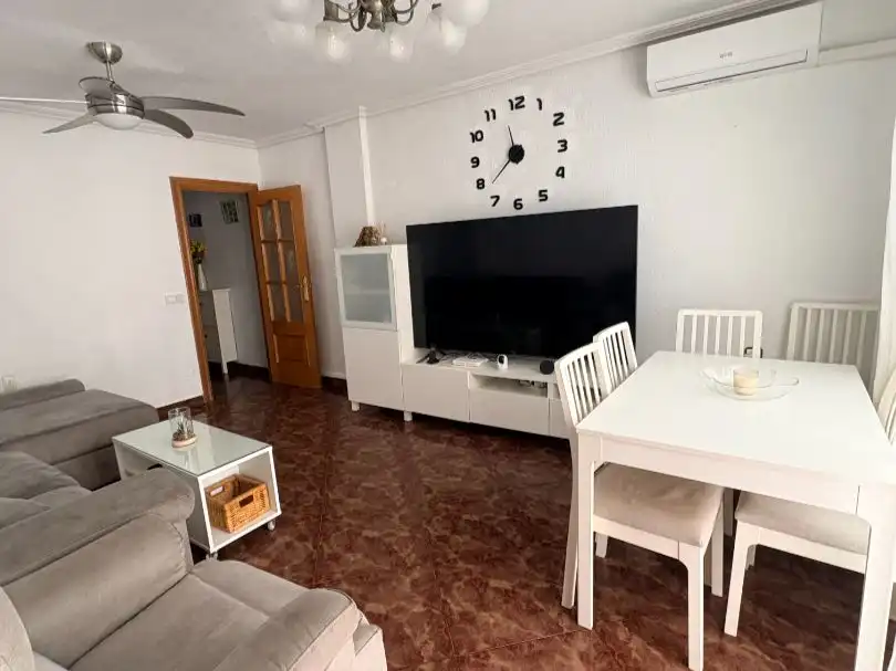 Sala de estar de Piso en venta en Torrevieja con Aire acondicionado, Terraza y Balcón