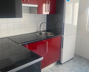 Kitchen of Flat to rent in Salamanca Capital  with Heating, Furnished and Oven