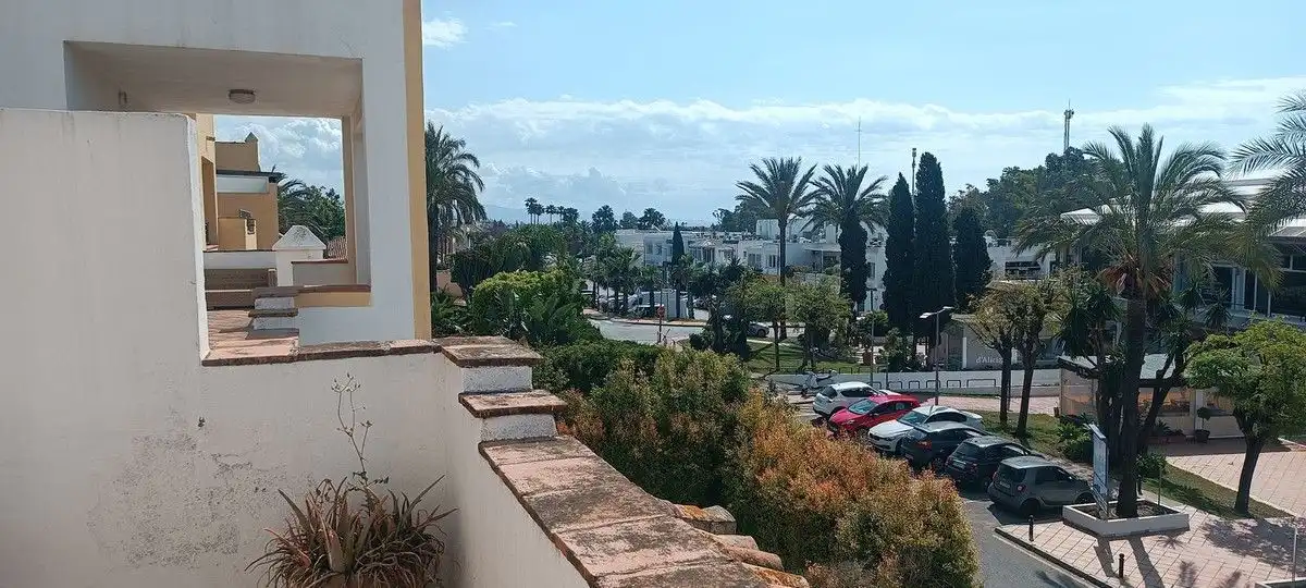 Vista exterior de Ático en venta en Marbella con Aire acondicionado, Calefacción y Terraza