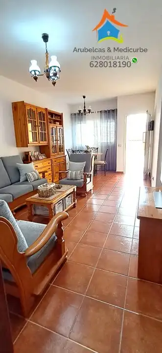 Wohnzimmer von Einfamilien-Reihenhaus zum Verkauf in Arucas mit Ofen, Mikrowelle und Balkon