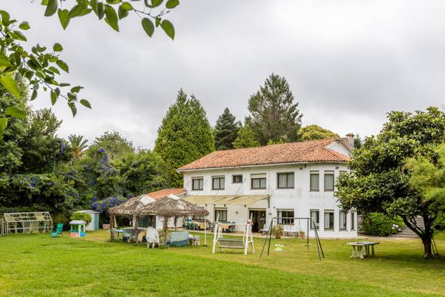 Casa-chalet en Venta en Bergondo