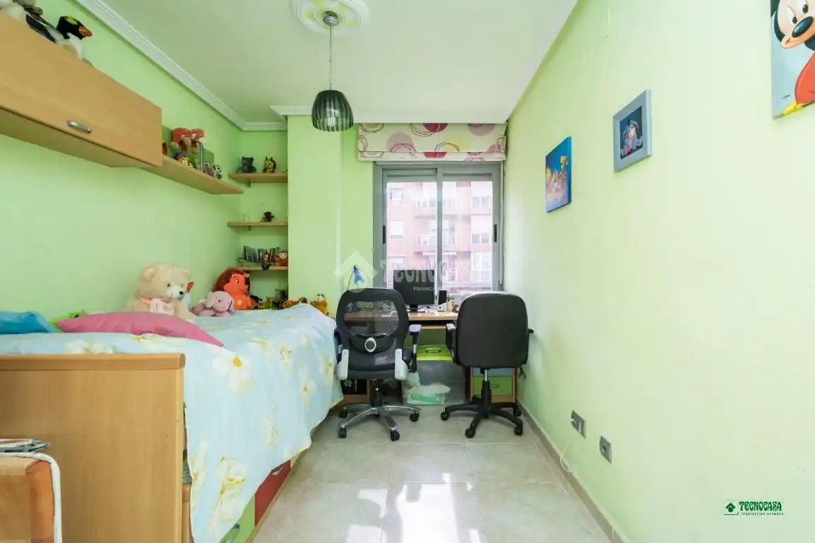 Habitación de Piso en venta en Almería con Amueblado