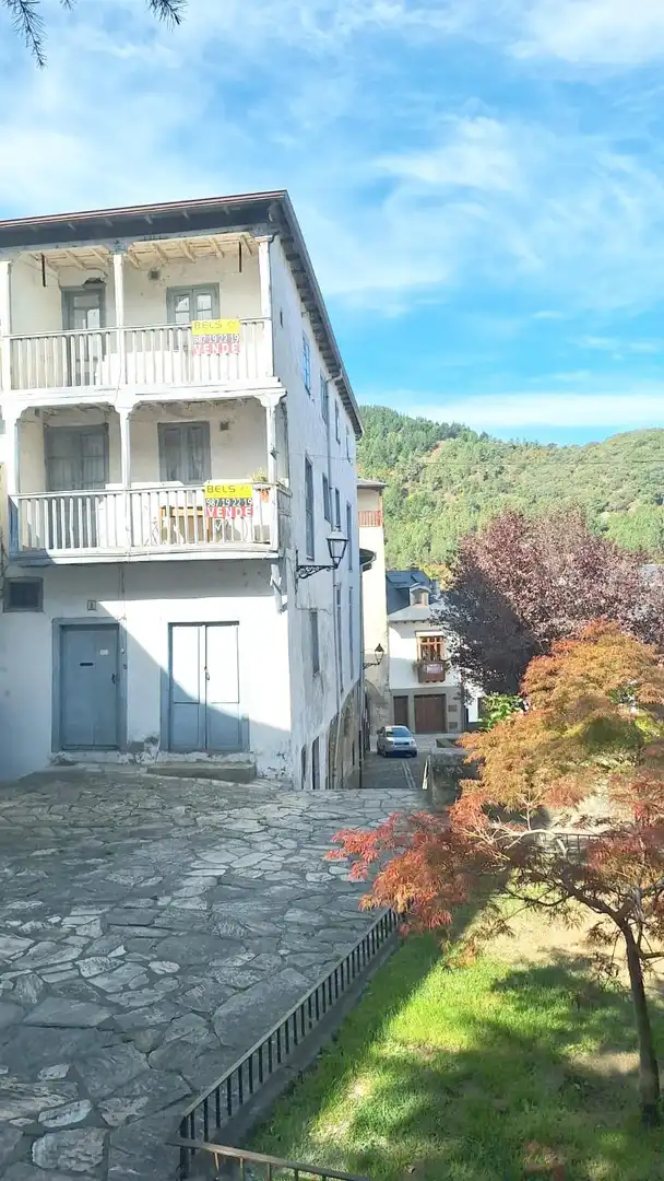 Vista exterior de Pis en venda en Villafranca del Bierzo, León