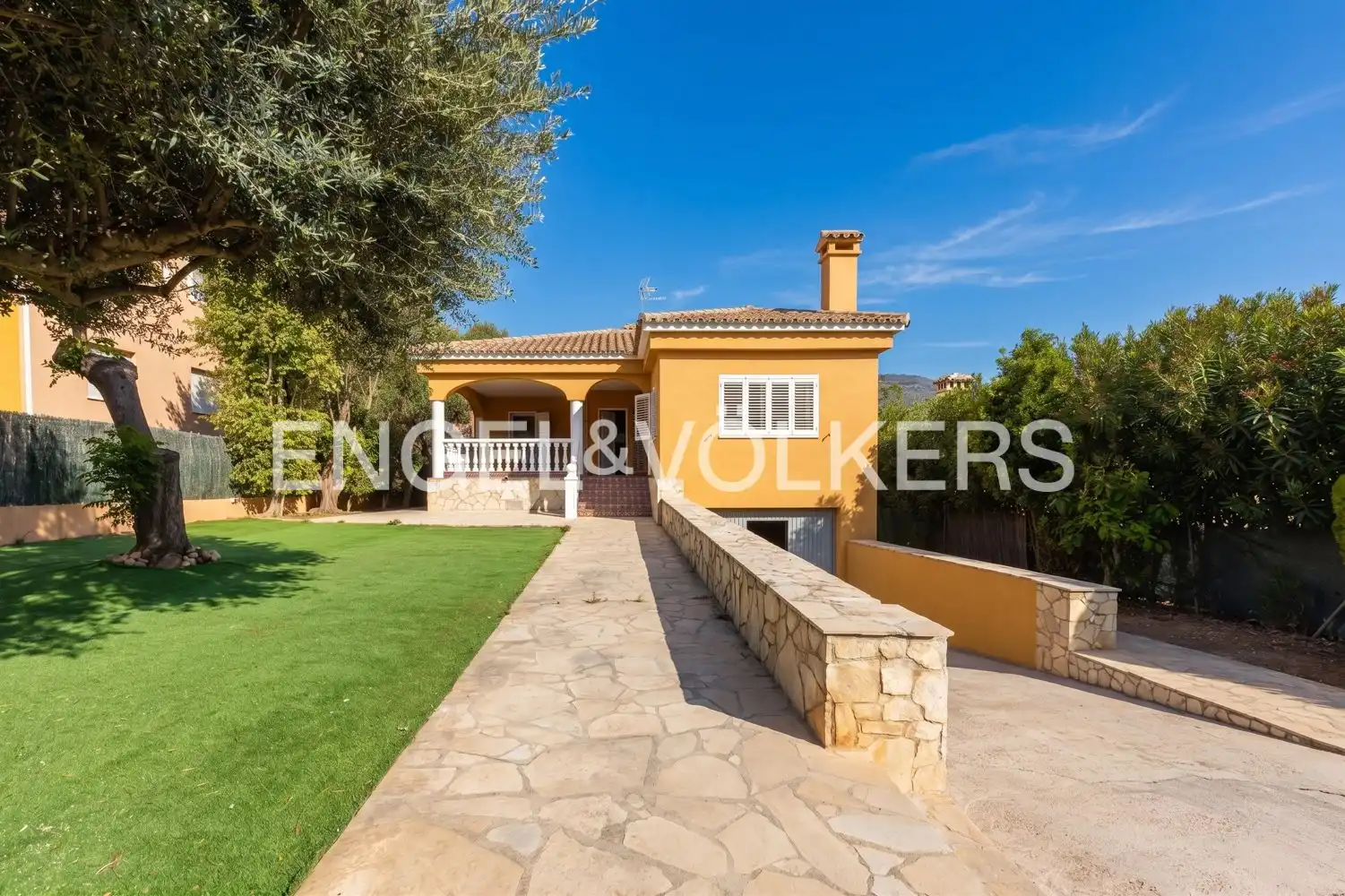 Vista exterior de Casa o xalet en venda en Oropesa del Mar / Orpesa amb Calefacció, Jardí privat i Terrassa