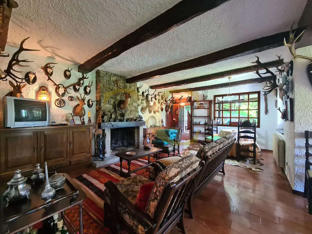 Sala de estar de Casa o chalet en venta en Caso con Calefacción, Jardín privado y Terraza