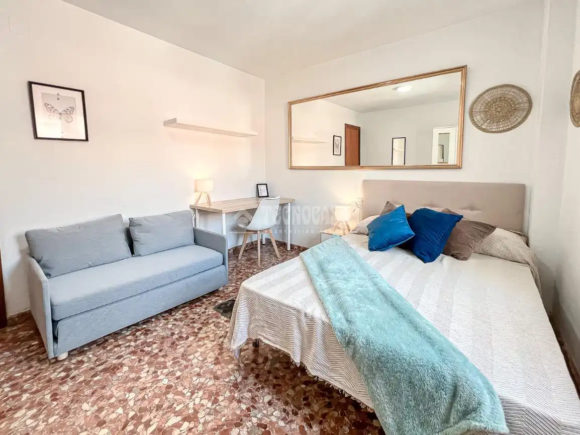 Bedroom of Flat for sale in Málaga  with Terrace and Storage room