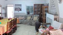 Sala d'estar de Finca rústica en venda en Villena amb Piscina