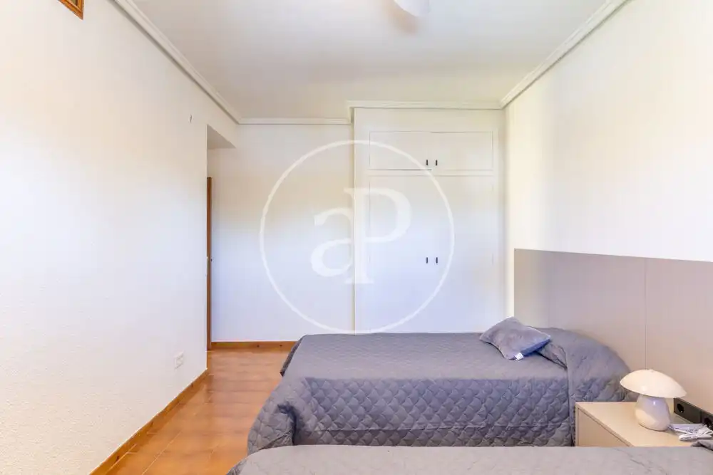 Dormitori de Casa o xalet de lloguer en Madrid amb Aire condicionat, Calefacció i Jardí privat