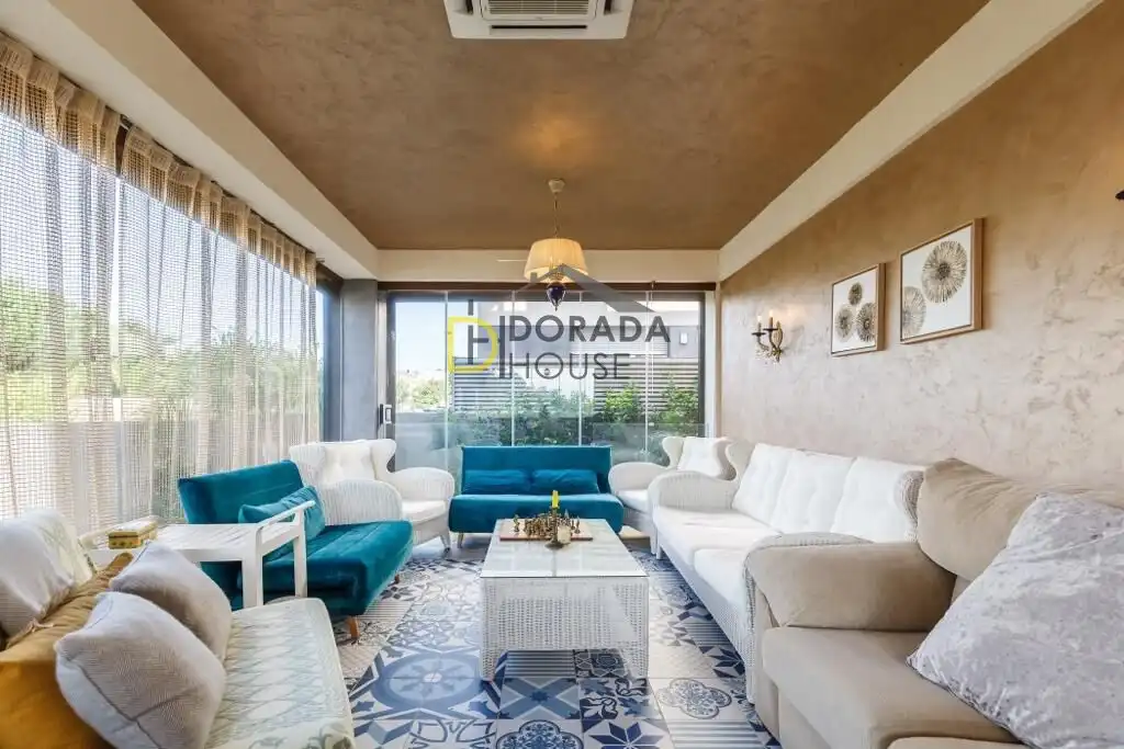 Living room of Houses for sale in Cambrils  with Air Conditioner, Private garden and Terrace