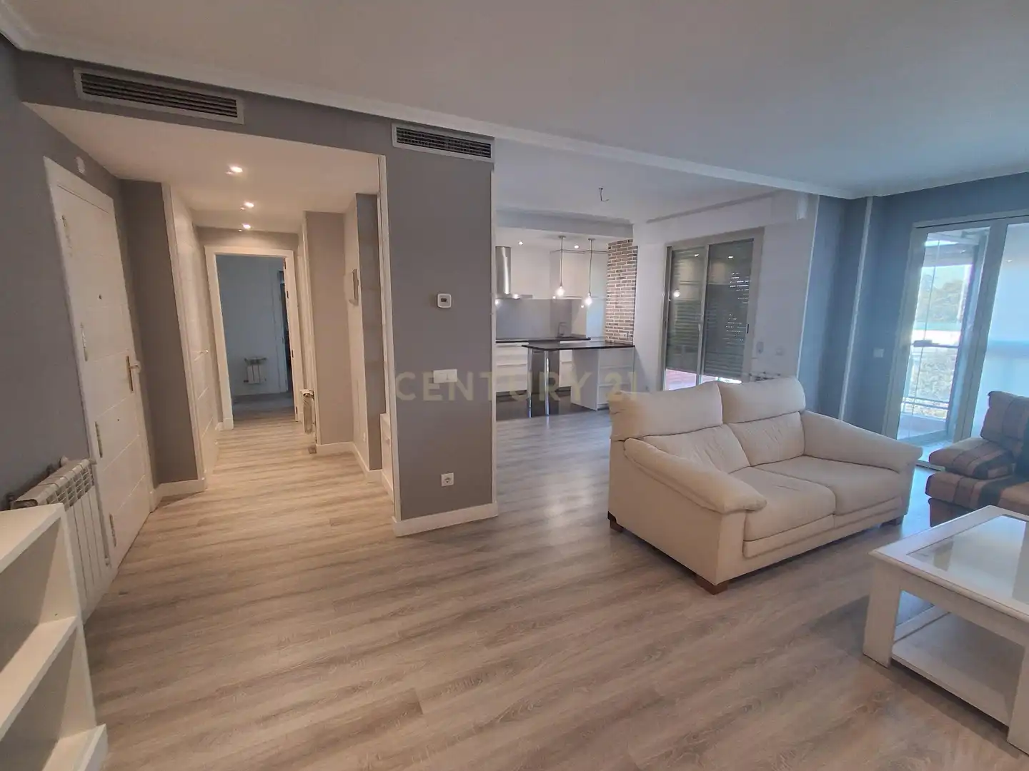 Sala d'estar de Dúplex de lloguer en Pozuelo de Alarcón amb Aire condicionat, Forn i Rentadora