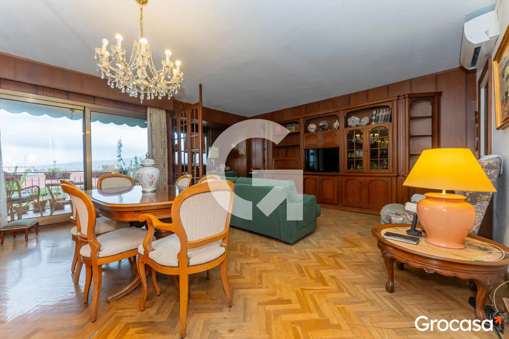 Comedor de Piso en venta en Cornellà de Llobregat con Aire acondicionado, Calefacción y Terraza