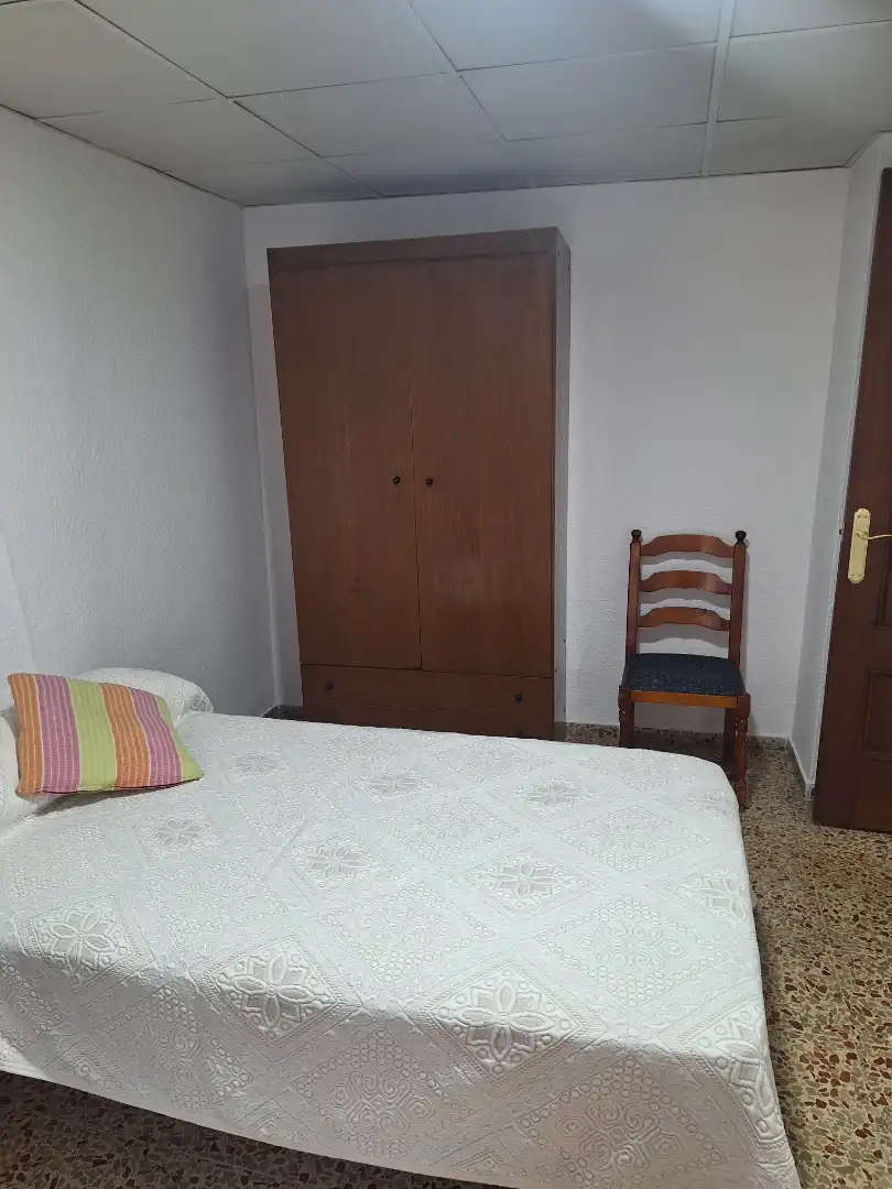 Schlafzimmer von Einfamilien-Reihenhaus zum Verkauf in Granada mit Terrasse, Möbliert und Ofen