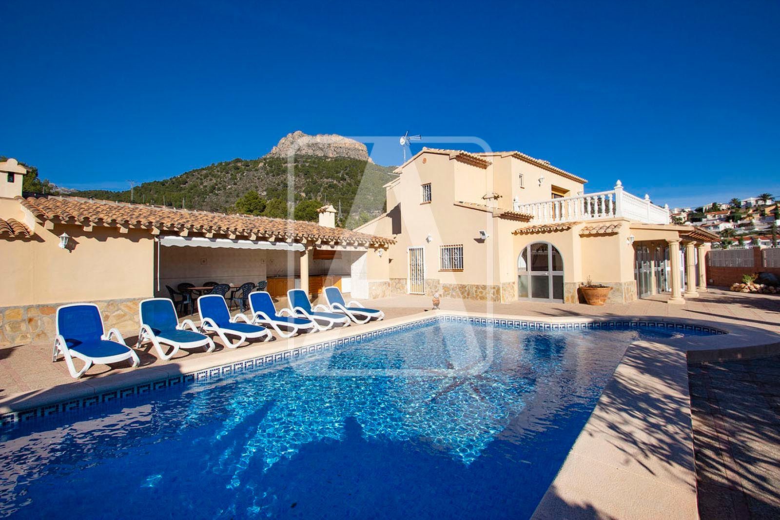 Vista exterior de Casa o xalet en venda en Calpe / Calp amb Aire condicionat, Jardí privat i Terrassa