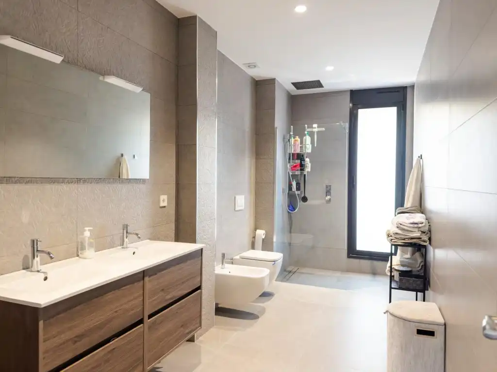 House with pool for sale in Avenida de las Colinas, imagen 26