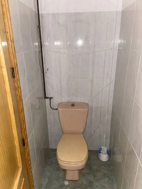 Badezimmer von Fabrikhallen zur Miete in La Roda