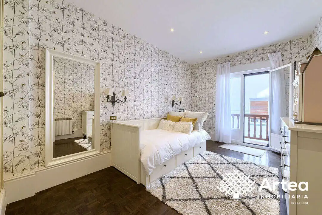 Habitación de Piso en venta en Getxo  con Calefacción, Trastero y Balcón