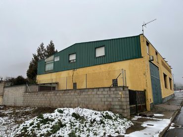 Nau industrial en venda a La Pola de Gordón