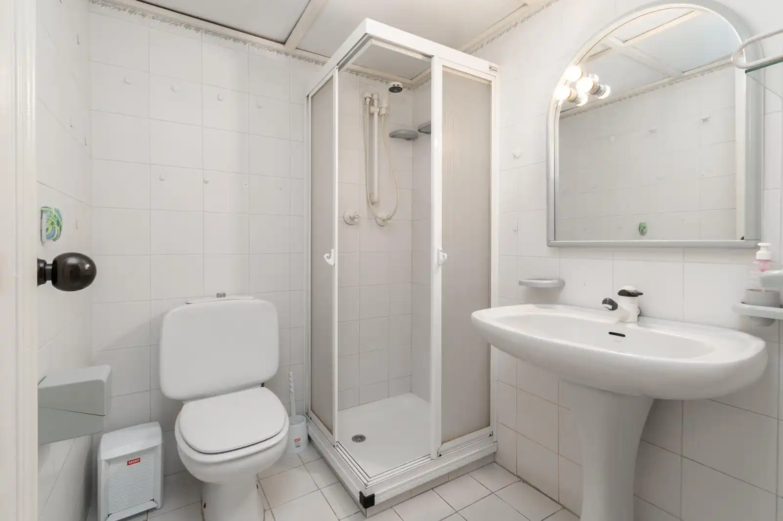 Badezimmer von Dachboden zum Verkauf in Marbella mit Klimaanlage, Terrasse und Möbliert